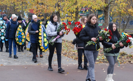 Шостка скорботно провела в останню путь відважного воїна, бійця з позивним "Батя"