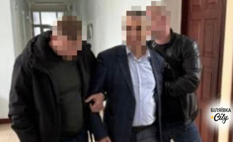 В Одеській області на хабарі затримали голову селищної ради: обіцяв врегулювати питання