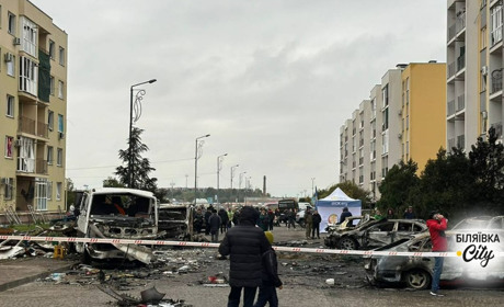 Атака на Одесу, Авангард: загинула жінка, її чоловік та син у лікарні. 13 людей отримали травми