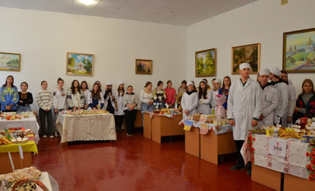 У Ніжинському фаховому медичному коледжі відбувся благодійний ярмарок