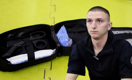 Що має бути в аптечці у жителів прикордоння на випадок обстрілів: пояснює інструктор із Глухова