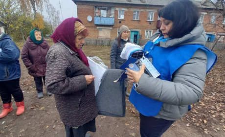 Зима на порозі: у Глухові допомогли 80 родинам, які постраждали від обстрілів