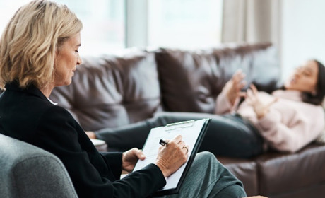 У Старокостянтинові пропонують роботу: продавця, оператора, психолога, вантажника