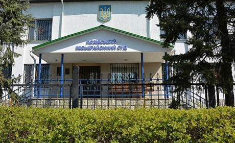 Суд відправив вбивцю за ґрати. На Лозівщині 50-річний чоловік зарізав свого вітчима