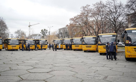Гадяцька громада отримала шкільний автобус