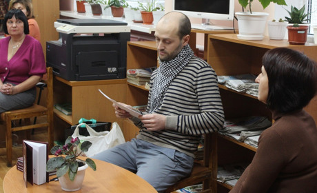 У Гадячі презентували збірку сатиричних віршів Артема Нестеренка