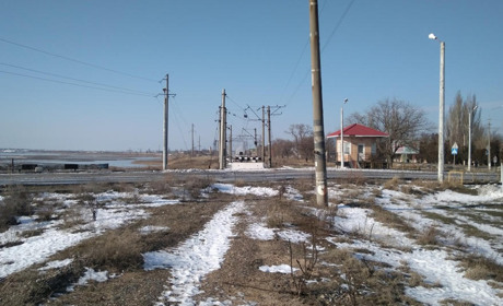 У Генічеськ та інших населених пунктах окупованої Херсонщини зникло електропостачання. Що сталось