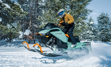 Ski-Doo BRP 2025 року : що нового в снігоходах