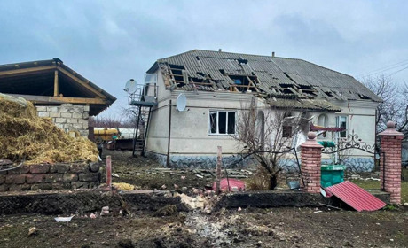 Внаслідок ворожої атаки пошкоджено домогосподарство в Чернівецькій області