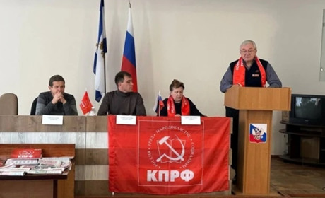 В окупованому Скадовську росіяни провели збори комуністичної партії РФ