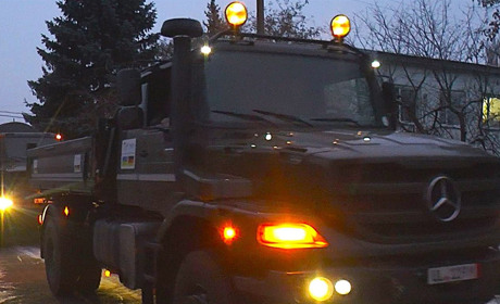 Працівники "Лозоваводосервісу" отримали дві автівки. Техніку надали німецькі благодійники