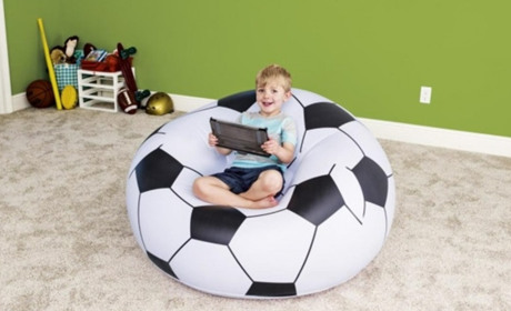 З чого складаються надувні крісла?