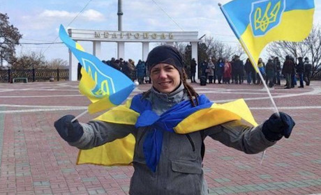 Переселенка з Мелітополя самостійно збирає дрони для ЗСУ