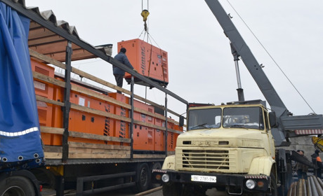 Південноукраїнська громада отримала технічну допомогу: чотири дизель-генератори для дитсадків