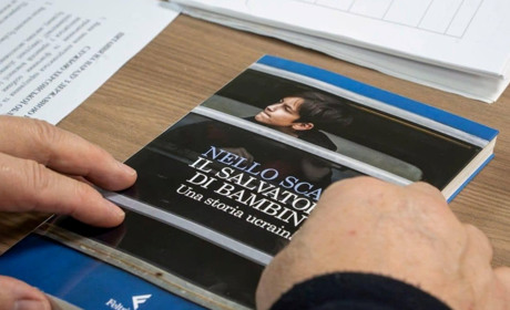 Італійський журналіст видав книжку про героїчні вчинки херсонця Володимира Сагайдака
