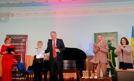 Юний піаніст із Кагарличчини став дипломантом конкурсу «Мистецтво віртуозності»