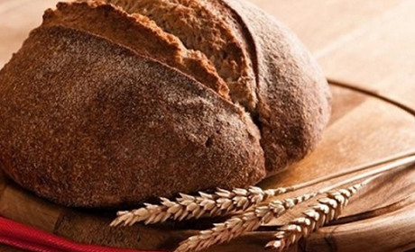 У Південному біля автостанції роздають безкоштовний хліб