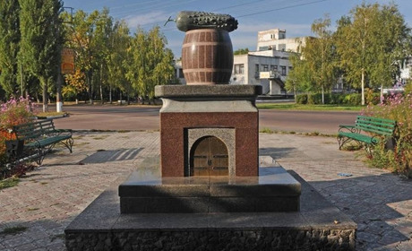 19 років тому у Ніжині відкрито перший пам’ятник овочу на території України