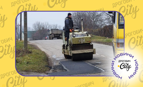 Відремонтували чотири вулиці та забрукували три доріжки: що ще встигли комунальні служби до морозів