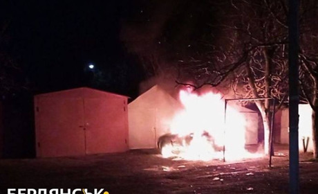 В окупованому Бердянську можливо підірвали автівку голови окупаційної ради міста