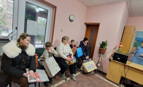 У Запоріжжі привітали новорічними подарунками дітей героїв Гуляйполя