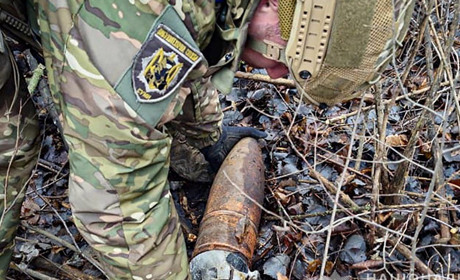 Вибухотехніки поліції на Сумщині знешкодили танковий снаряд росіян