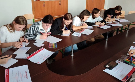 У Скадовську дітей змушують писати листи російським військовим