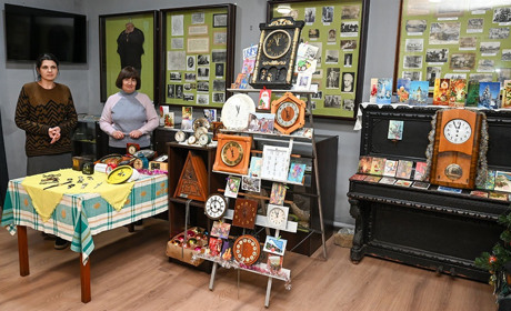 «Історії часу»: виставка годинників і новорічних поштових листівок в Кагарлицькому музеї