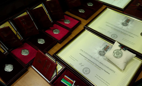 Слюсаря-сантехніка Олега Овчарука із Переяслава нагородили медаллю "За працю і звитягу"