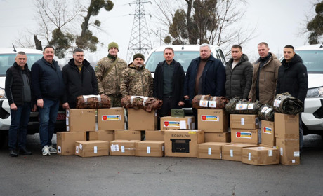 Київщина передала захисникам сім пікапів Toyota, придбані коштом Білоцерківської громади