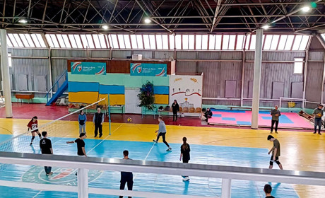 Молодіжний новорічний турнір з волейболу у Ржищеві - змагалися команди громади