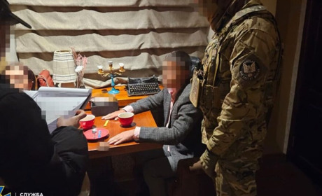 Заступника голови Запорізької обласної ради та його помічника судитимуть за корупцію