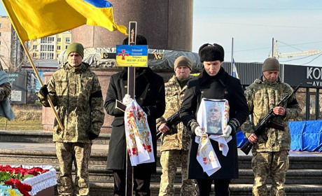 У Південному попрощалися з загиблим військовим Костянтином Заболотнім (ФОТО)