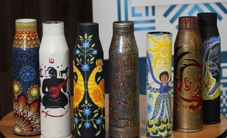 У сусідів: повернення з полону, благодійна лотерея, а ще про забіг та шахрая