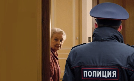 Новий російський закон: контроль, обшуки та тиск на цивільних в окупації