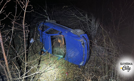 Аварія біля Дальника: водій пішов на обгін, в результаті авто перекинулось. Є постраждала