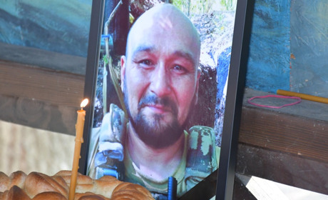 Нікополь попрощався з Героєм Романом Соловйовим