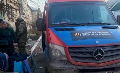 Рятує людей з-під вогню. З Покровської громади за останню добу "Білий янгол" евакуював 80 жителів