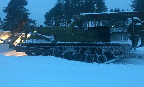 На Сумському напрямку прикордонники знищили рідкісний російський шляхопрокладач (ВІДЕО)