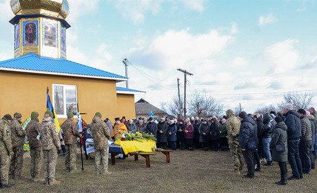 У Тернівці попрощалися з воїном Дмитром Кас’яновим. Він загинув б’ючи ворогів на Курщині