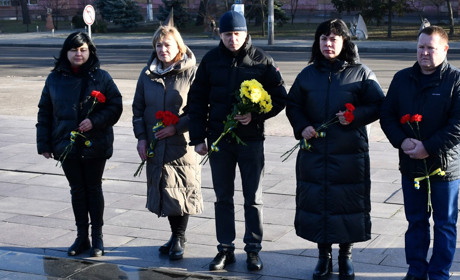 У Нікополі вшанували пам’ять героїв Донецького аеропорту