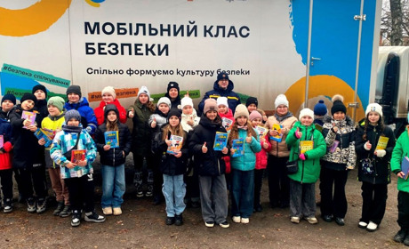 У Тростянці “Мобільний клас безпеки” навчав дітей, як уберегтися від небезпек