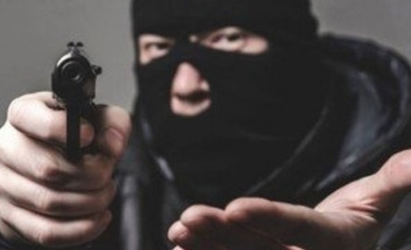 Розбійний напад у Вознесенському районі: поліція розшукує злочинців