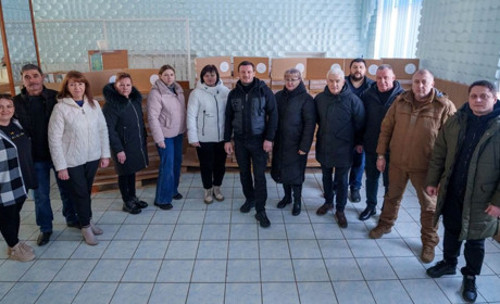 Допомога дітям Херсонщини від Фундації Олени Зеленської та уряду ОАЕ: півтори тисячі ноутбуків