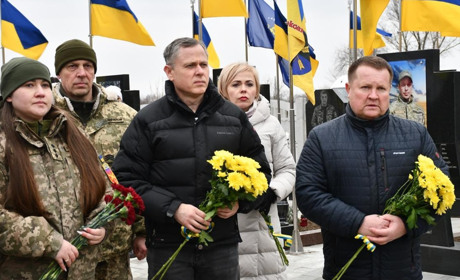 У Нікополі вшанували пам’ять героїв до Дня Соборності України