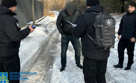 Замість служби будували дачу керівнику: у Дніпрі судитимуть 7 поліцейських