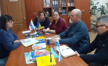 Діалог задля вирішення проблем ВПО: у Миколаєві обговорили підтримку переселенців