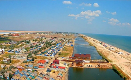 Росіяни досі обіцяють побудувати закрите місто для своїх громадян на Арабатській Стрілці