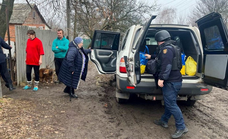 Обов’язкова евакуація на Харківщині: рятувальники вивезли ще сімох людей