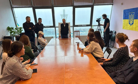 Мер Південного перевірив, як влаштувалася молодіжна рада